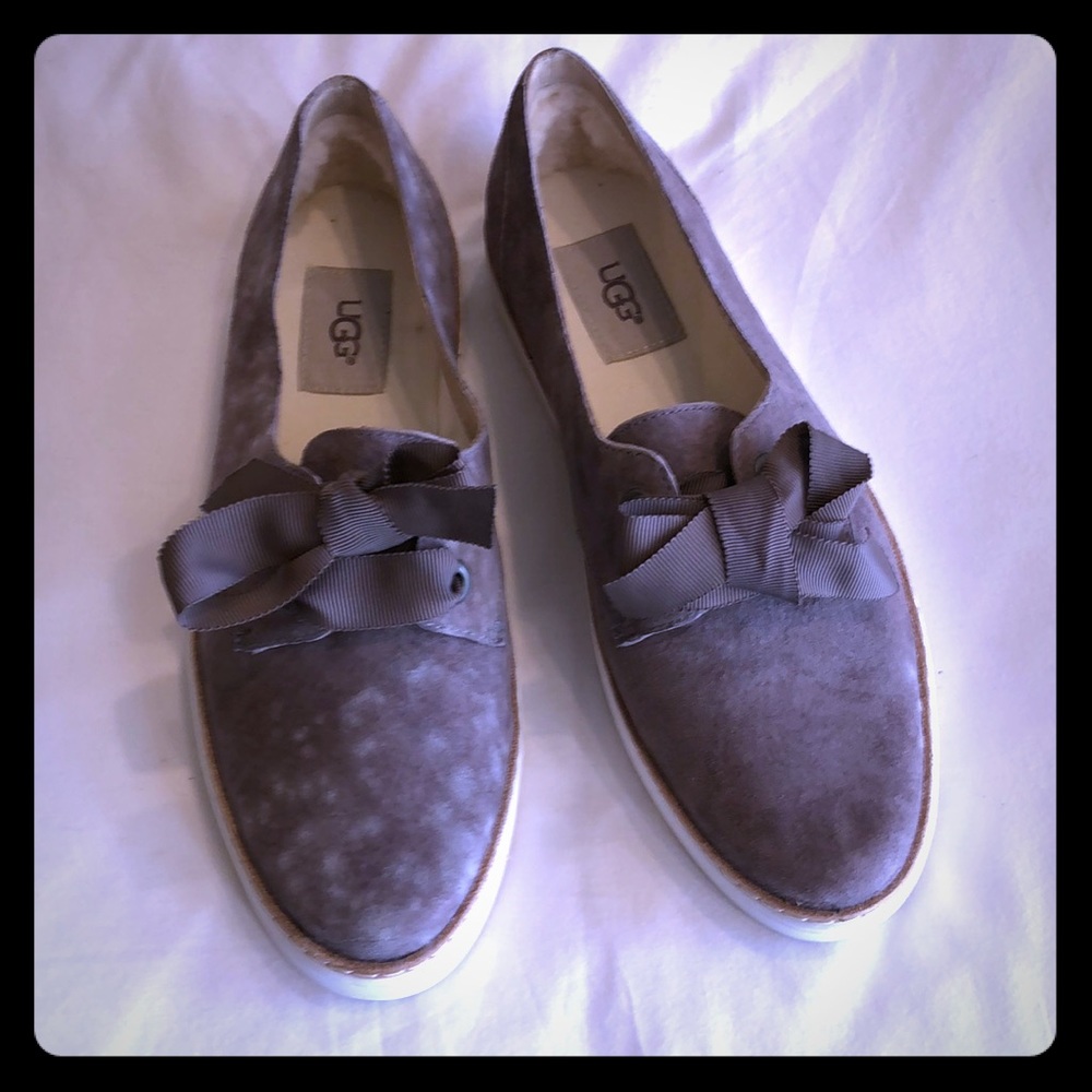 Never worn Ugg Brand loafers taupe suede US Size 8